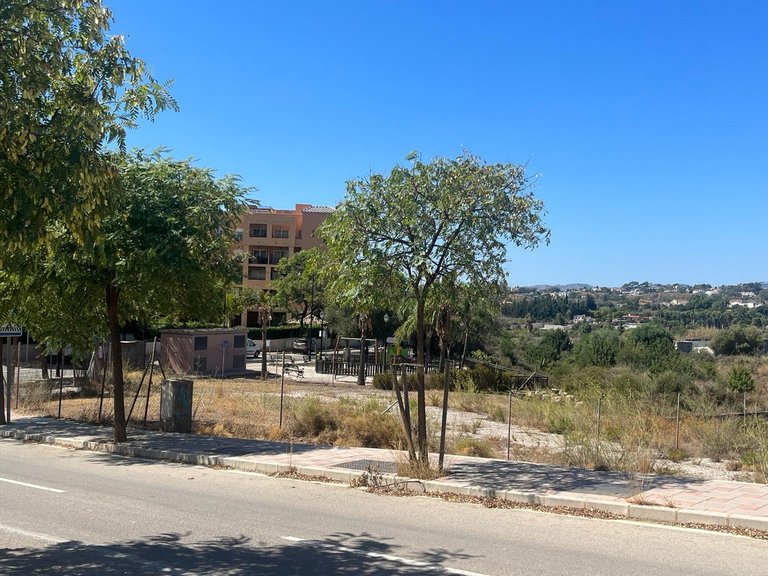 Plot for Sale in Los Pacos, Malaga 1