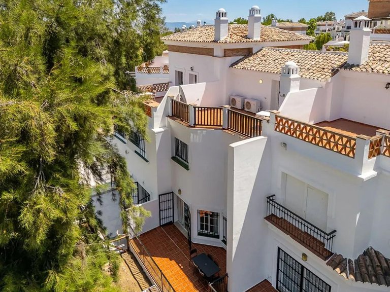 Villa for Sale in Lauro Golf, Malaga 15