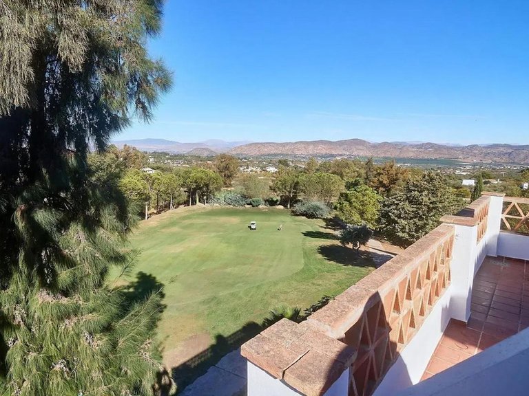 Villa for Sale in Lauro Golf, Malaga 2