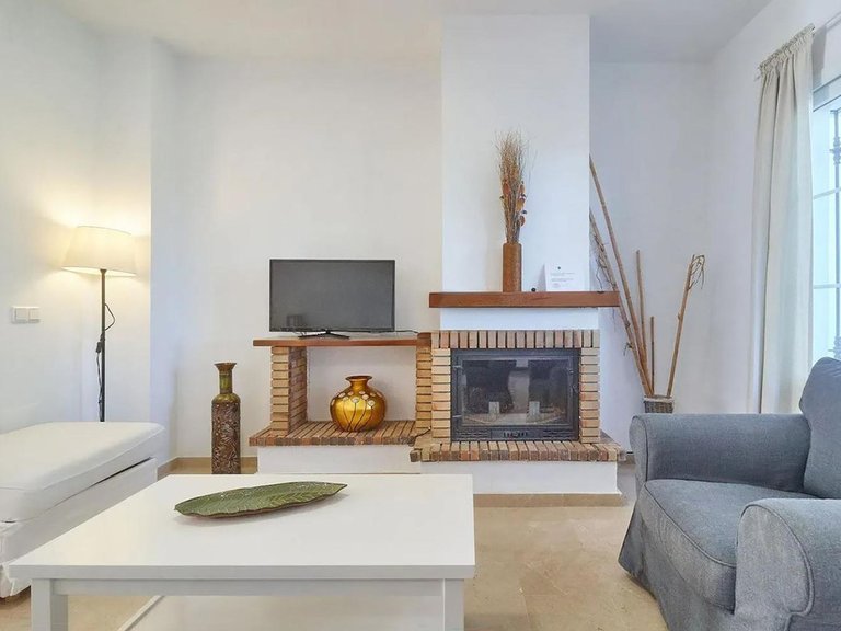 Villa for Sale in Lauro Golf, Malaga 4