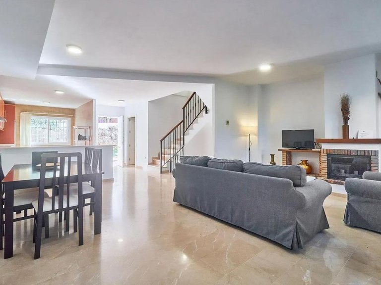 Villa for Sale in Lauro Golf, Malaga 5