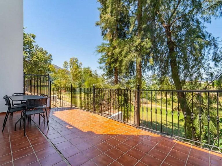 Villa for Sale in Lauro Golf, Malaga 6
