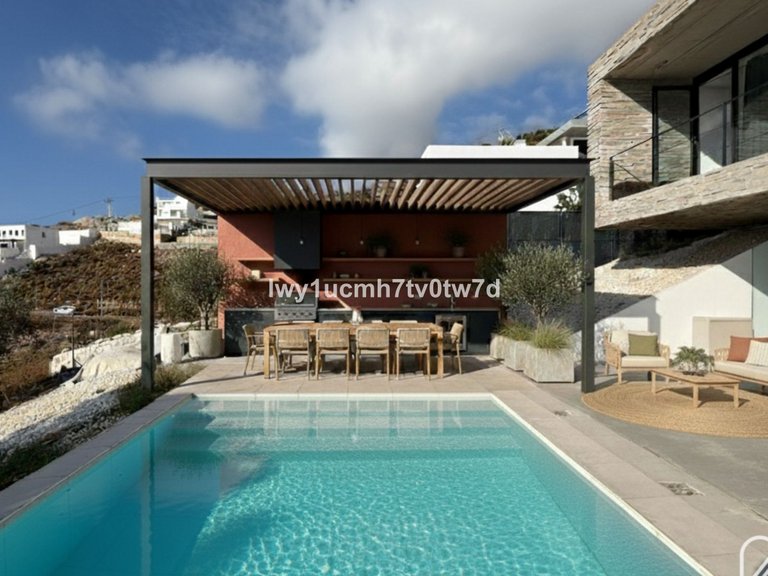 Villa for Sale in Benalmadena, Malaga 6