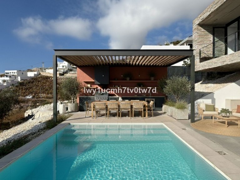 Villa for Sale in Benalmadena, Malaga 8