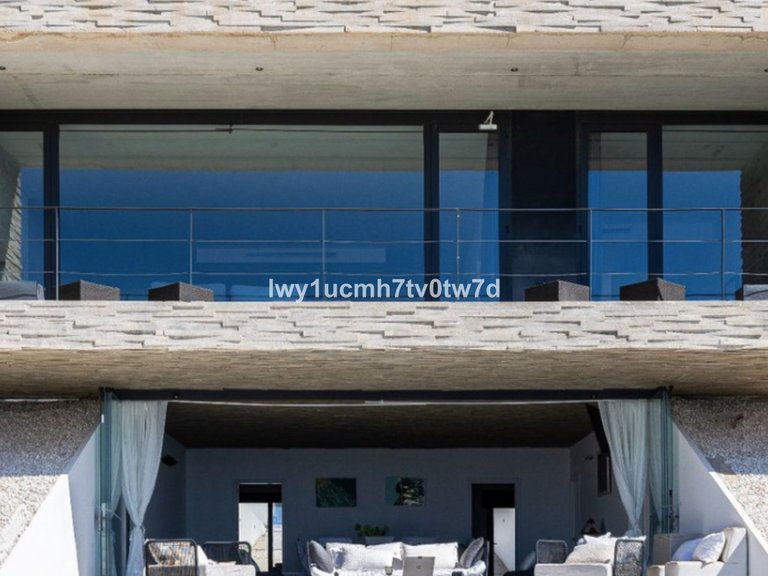 Villa for Sale in Benalmadena, Malaga 9