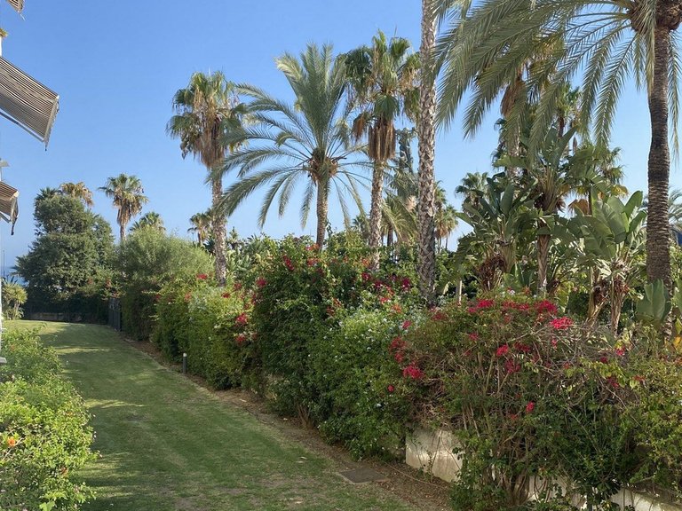 Apartment for Sale in Puerto Banús, Malaga 17