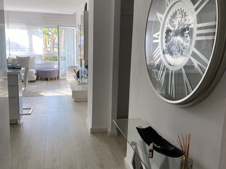 Apartment for Sale in Puerto Banús, Malaga 2