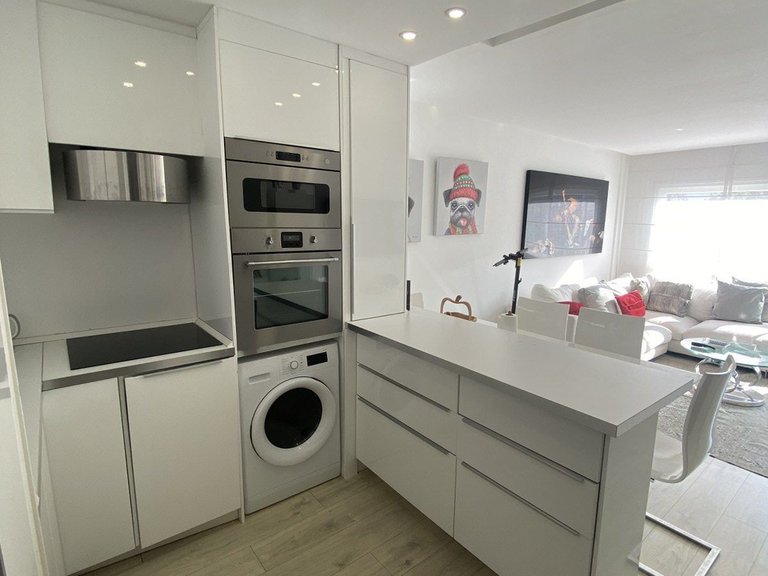 Apartment for Sale in Puerto Banús, Malaga 5