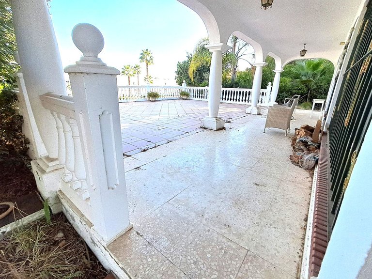 Villa for Sale in New Golden Mile, Malaga 14