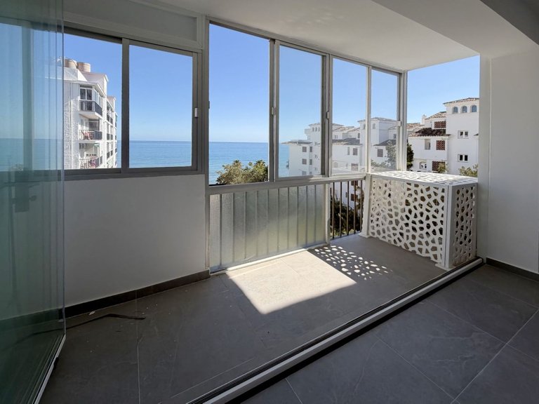 Apartment for Sale in Calahonda, Malaga 6