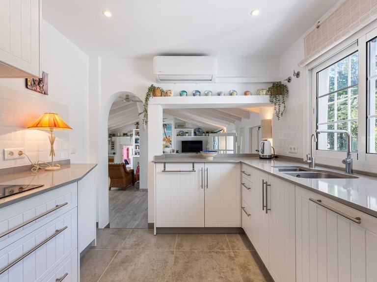 Villa for Sale in Benahavís, Malaga 12
