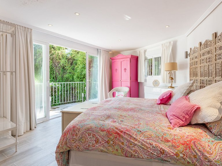 Villa for Sale in Benahavís, Malaga 15