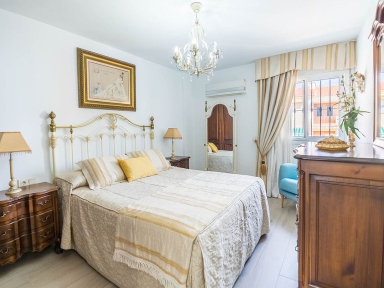 Villa for Sale in Málaga, Malaga 15