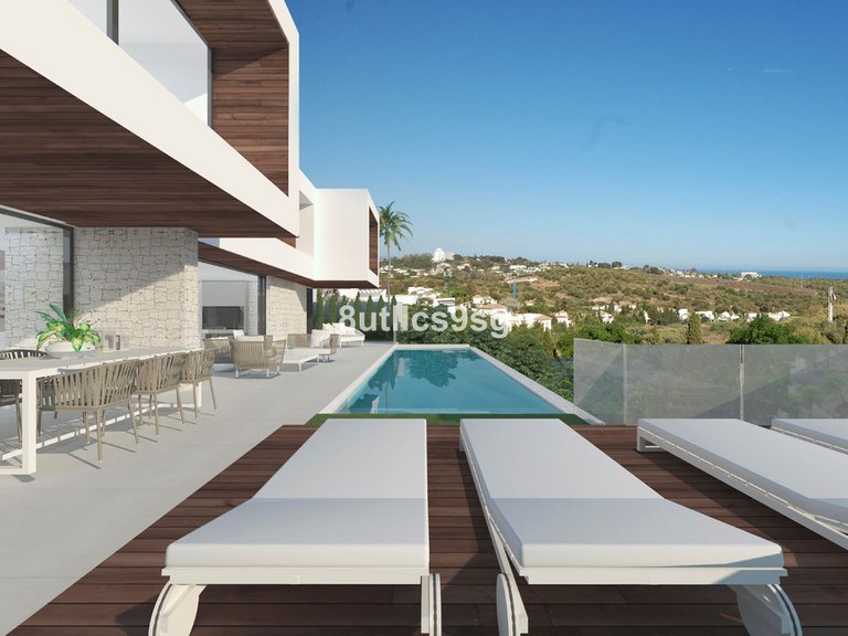 Villa for Sale in Los Flamingos, Malaga 1