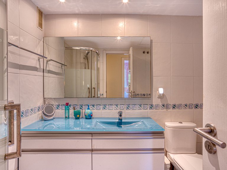 Apartment for Sale in The Golden Mile, Malaga 12