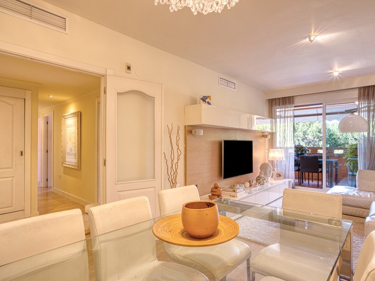 Apartment for Sale in The Golden Mile, Malaga 16