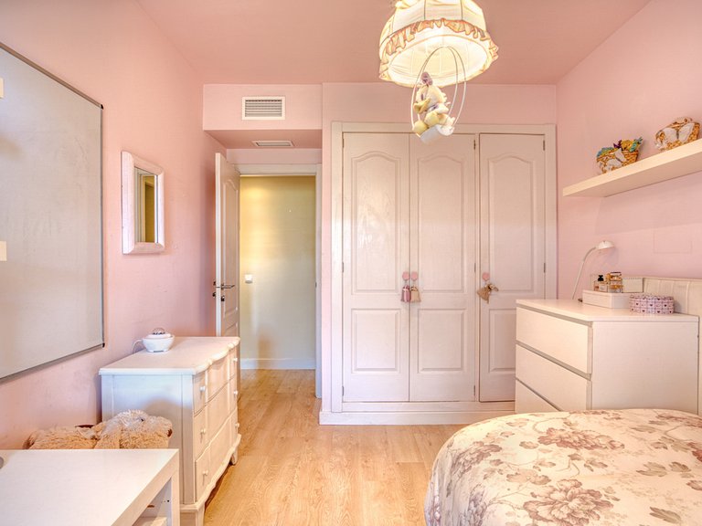 Apartment for Sale in The Golden Mile, Malaga 17