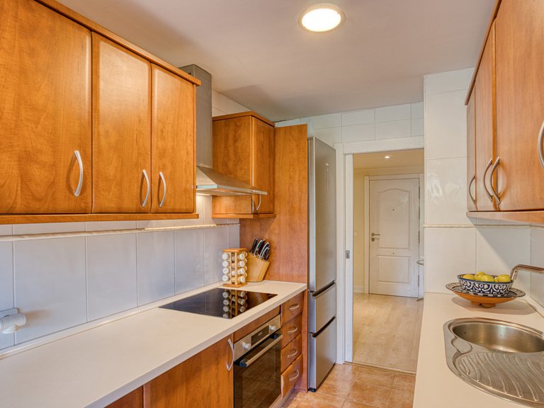 Apartment for Sale in The Golden Mile, Malaga 19