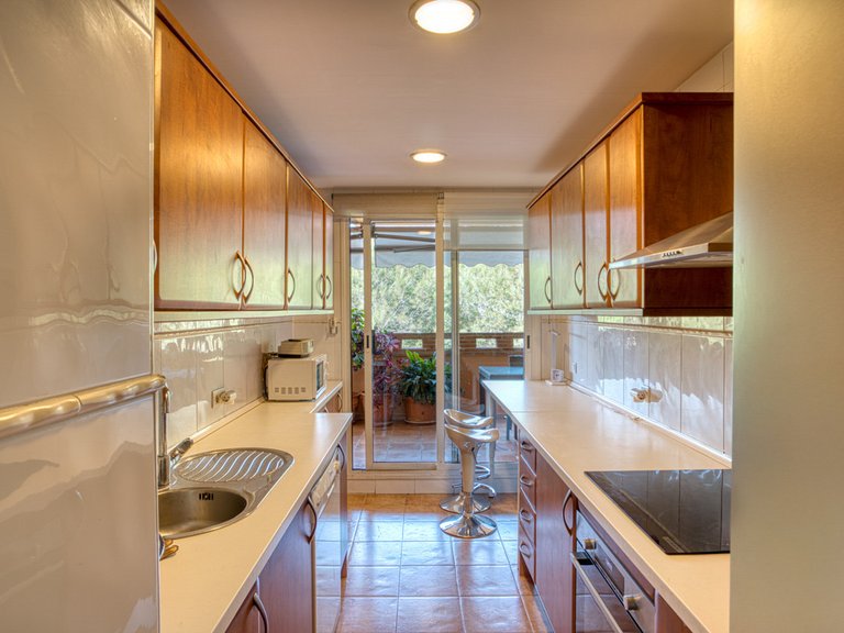Apartment for Sale in The Golden Mile, Malaga 4