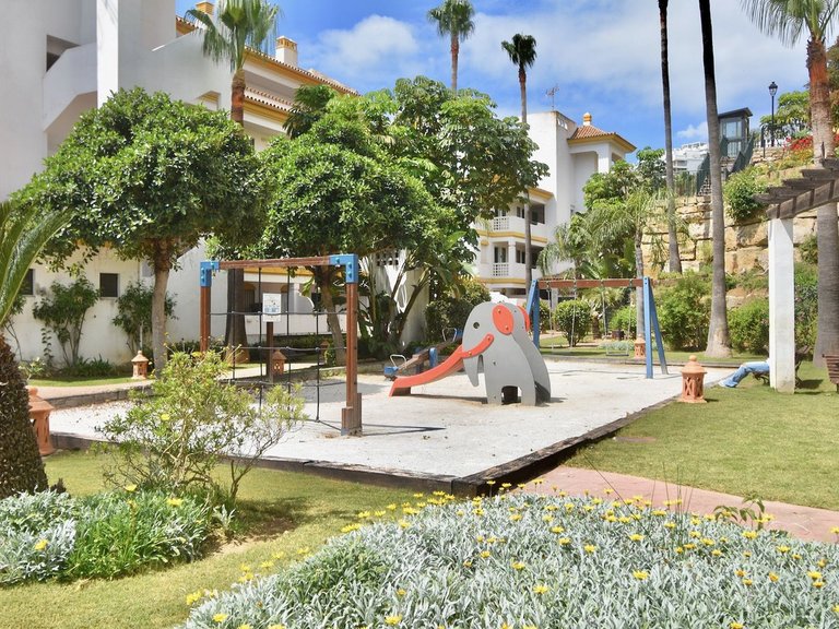 Apartment for Sale in Calanova Golf, Malaga 28