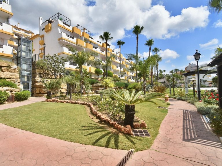 Apartment for Sale in Calanova Golf, Malaga 32