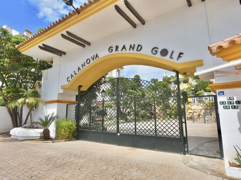Apartment for Sale in Calanova Golf, Malaga 41