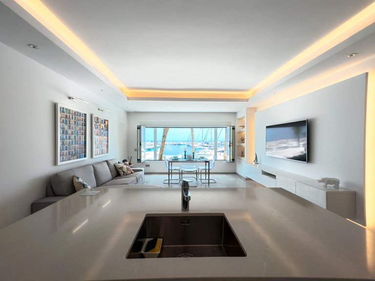 Apartment for Sale in Puerto Banús, Malaga 1