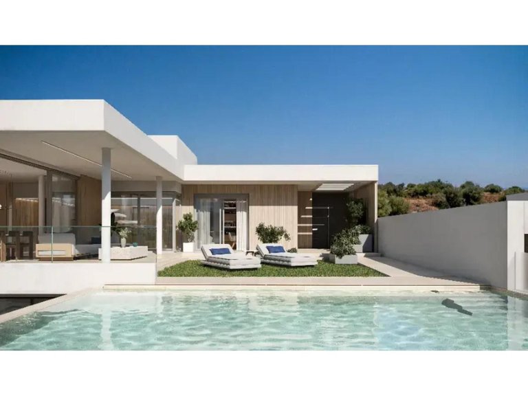 Villa for Sale in Estepona, Malaga 2