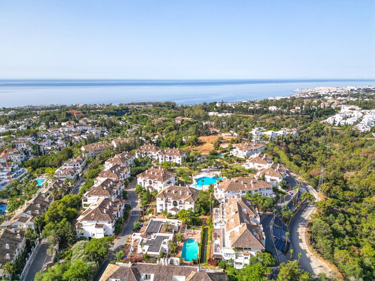 Apartment for Sale in The Golden Mile, Malaga 1