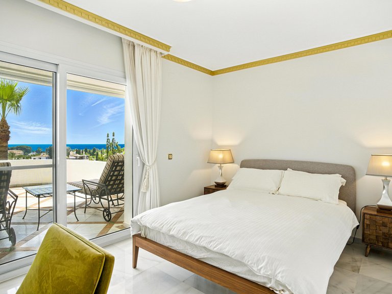 Apartment for Sale in The Golden Mile, Malaga 15