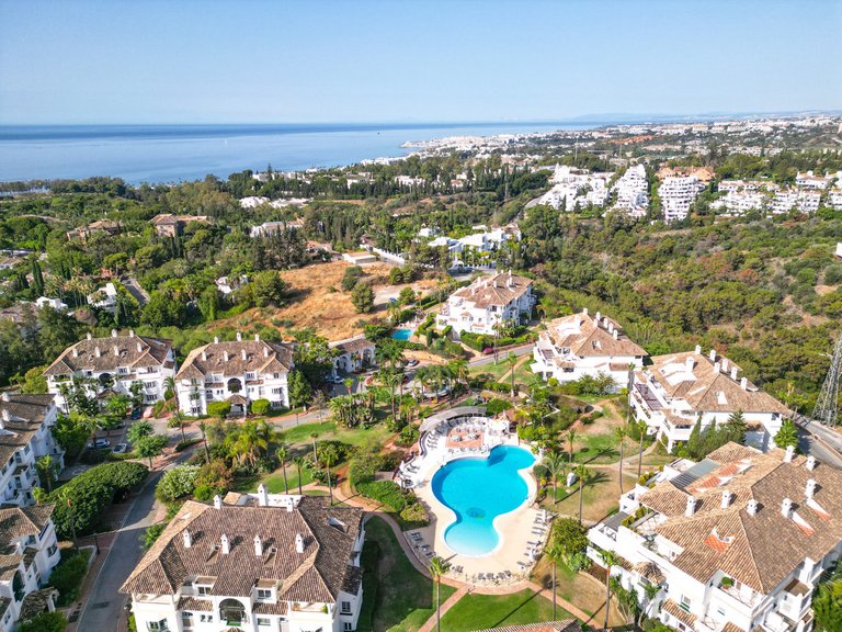 Apartment for Sale in The Golden Mile, Malaga 19