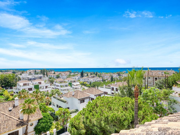 Apartment for Sale in The Golden Mile, Malaga 24