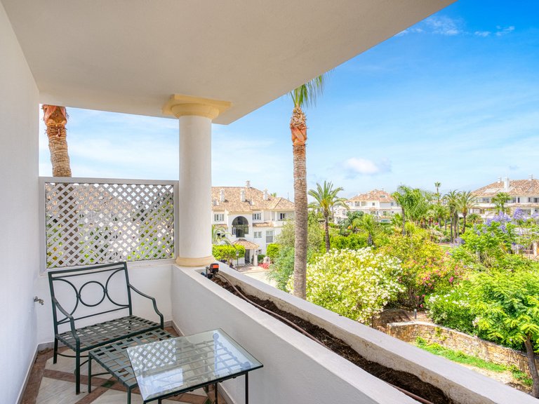 Apartment for Sale in The Golden Mile, Malaga 30