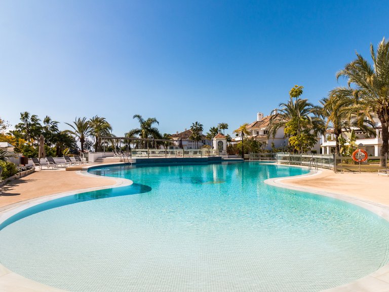 Apartment for Sale in The Golden Mile, Malaga 35