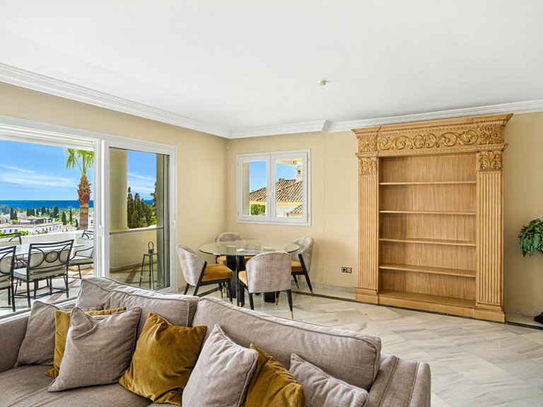 Apartment for Sale in The Golden Mile, Malaga 4