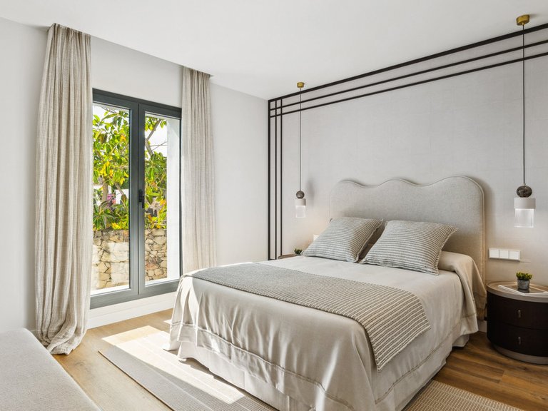Villa for Sale in Nueva Andalucía, Malaga 13
