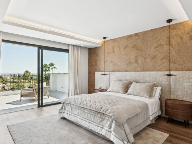 Villa for Sale in Nueva Andalucía, Malaga 14