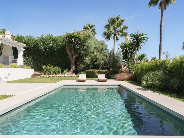 Villa for Sale in Nueva Andalucía, Malaga 3