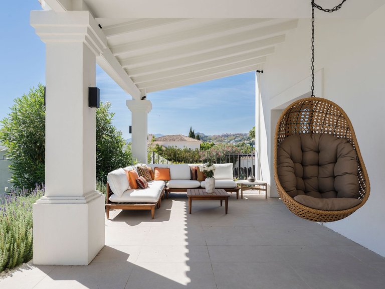 Villa for Sale in Nueva Andalucía, Malaga 4