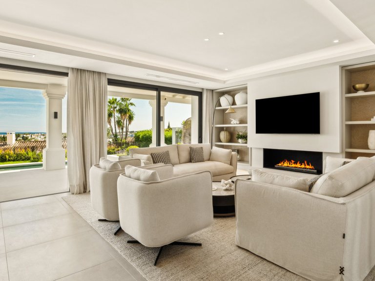 Villa for Sale in Nueva Andalucía, Malaga 5