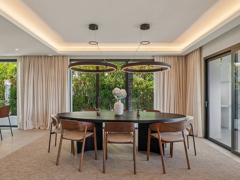 Villa for Sale in Nueva Andalucía, Malaga 9