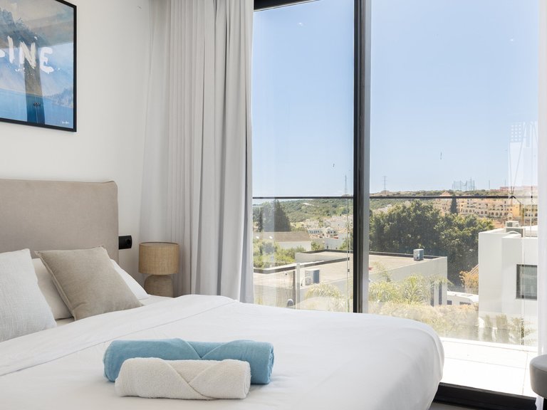 Villa for Sale in Valle Romano, Malaga 13