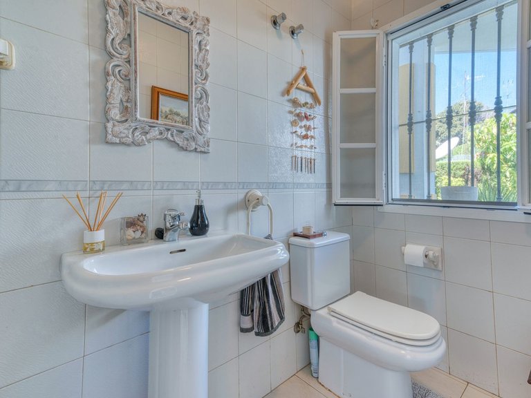 Villa for Sale in Bel Air, Malaga 19