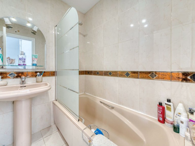Villa for Sale in Bel Air, Malaga 21