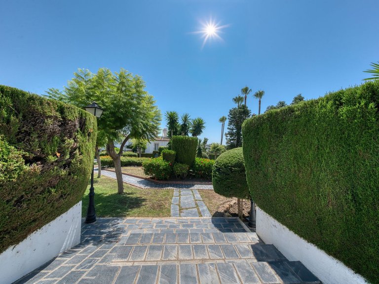 Villa for Sale in Bel Air, Malaga 28