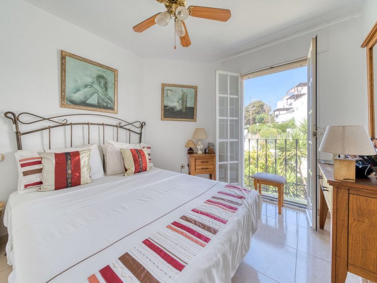 Villa for Sale in Bel Air, Malaga 8