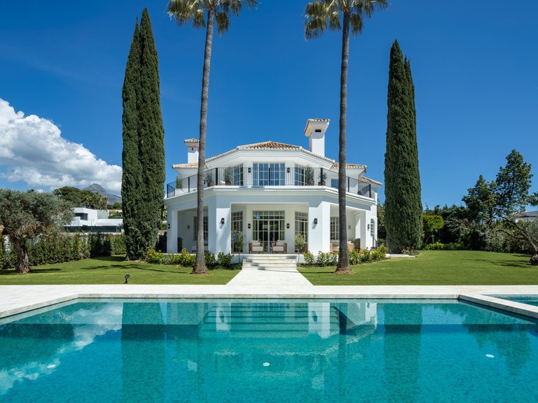Villa for Sale in Costa del Sol Nueva Andalucía, Malaga 2