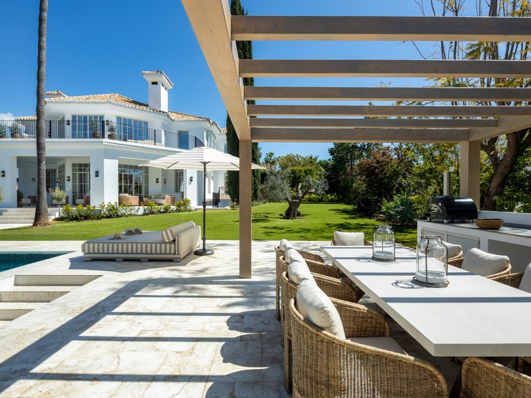 Villa for Sale in Costa del Sol Nueva Andalucía, Malaga 5