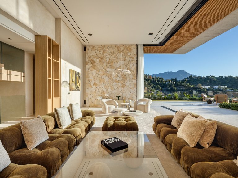Villa for Sale in El Madroñal, Malaga 12