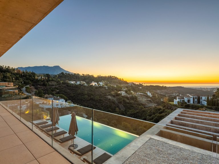 Villa for Sale in El Madroñal, Malaga 18